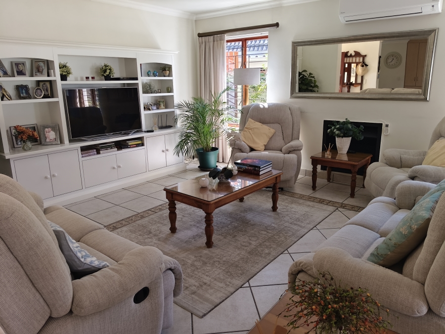 3 Bedroom Property for Sale in The Island Western Cape